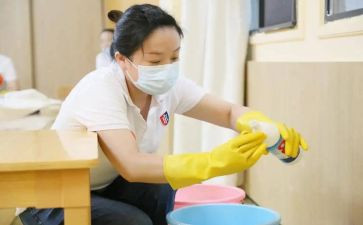 中班保育员个人总结7篇