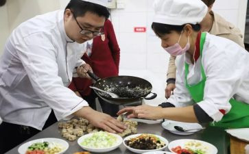后厨总结报告8篇