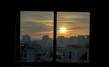窗外作文700字初中作文5篇