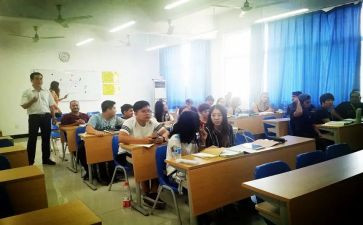 大学班级工作总结报告5篇