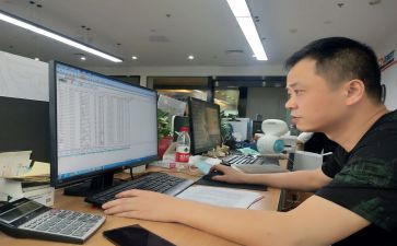 年级主任期中工作总结7篇