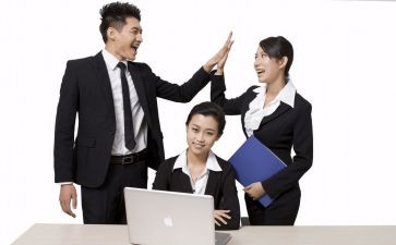 人事月度总结报告6篇