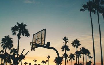 体育行进间运球教案7篇