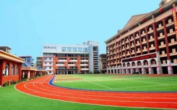 学校发生过的事作文8篇
