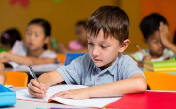 幼儿园月重点工作计划5篇