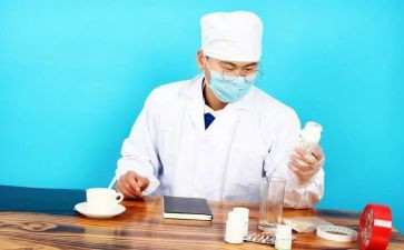 主治医师年终述职报告7篇